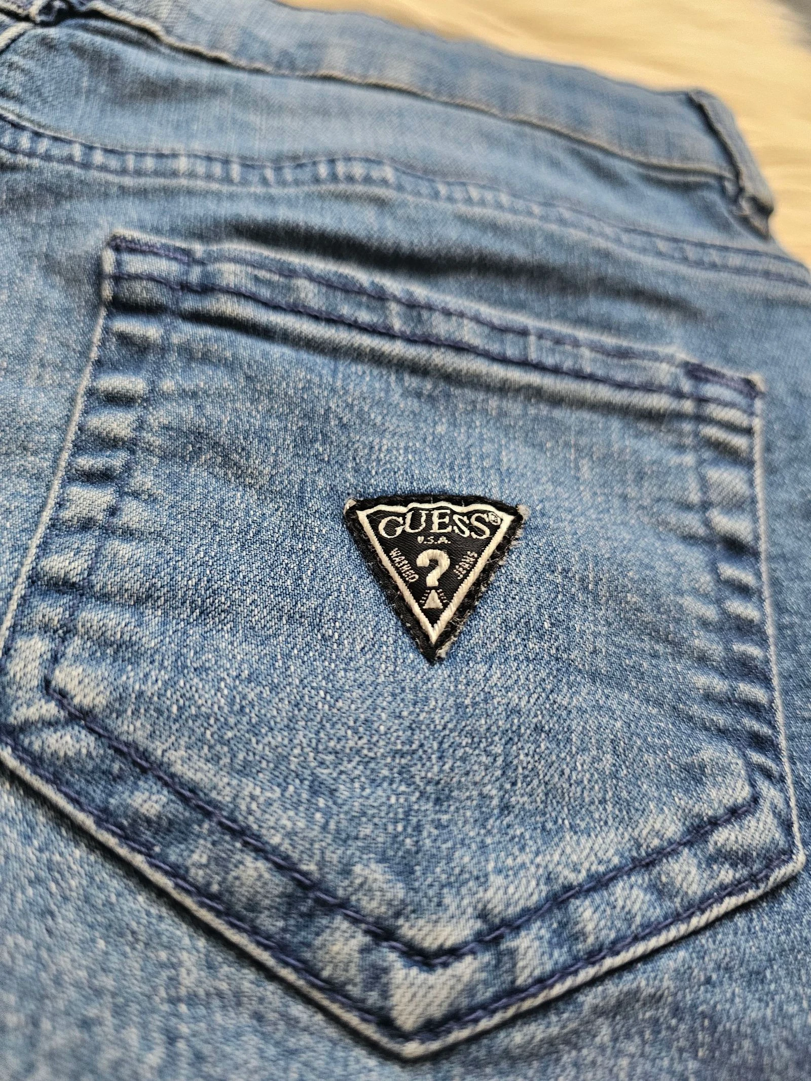 Nieuwe GUESS jeansshort - Maat 10 jaar – photo 4